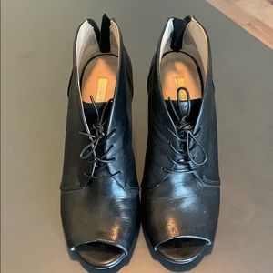 **Louise et Cie*** Adorable Booties- size 7.5